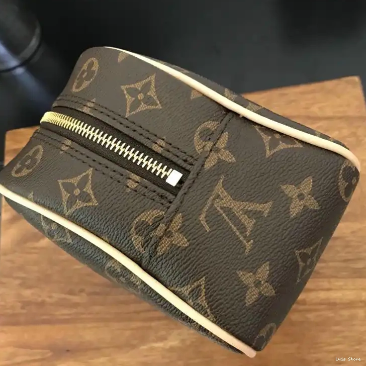 CHEAP LV 19T1L0109 Bags 0217